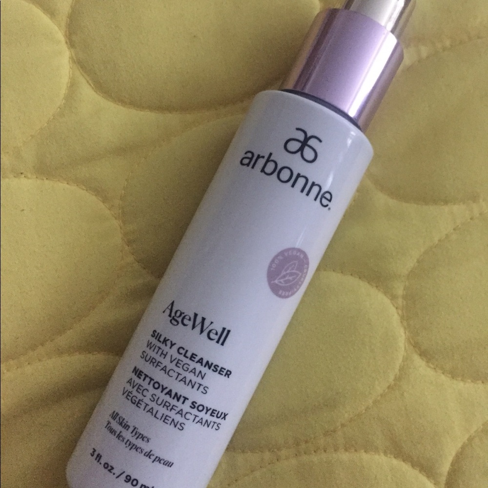 Arbonne Agewell silky cleanser 3 fl Oz new